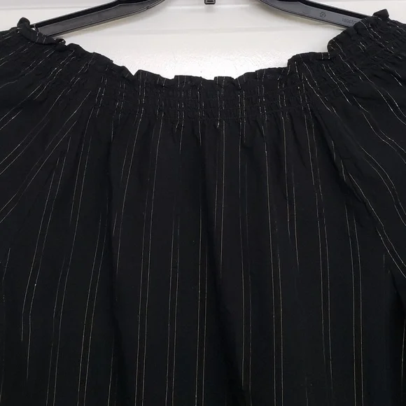 Crown & Ivy Black Blouse with Gold Shimmer Subtle Stripes Size Medium - Picture 6 of 7